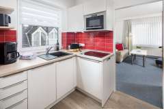 Küchenzeile mit Spülmaschine 