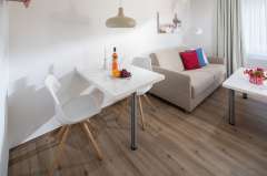 Wohnzimmer mit Sitzecke