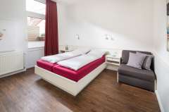 Doppelbett u. Zustellbett