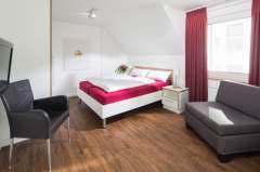 Doppelschlafzimmer u. Zustellb