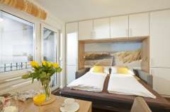 Schlafzimmer mit Doppelbett